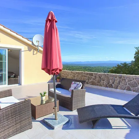 Mit Eigenem Pool By Interhome Case de vacanță Vrh (Krk)