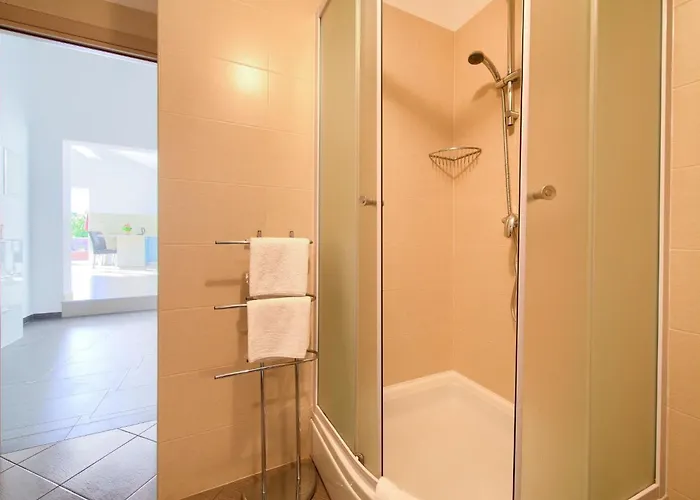 Mit Eigenem Pool By Interhome 펜션 *