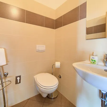 Mit Eigenem Pool By Interhome 度假居 Vrh (Krk)