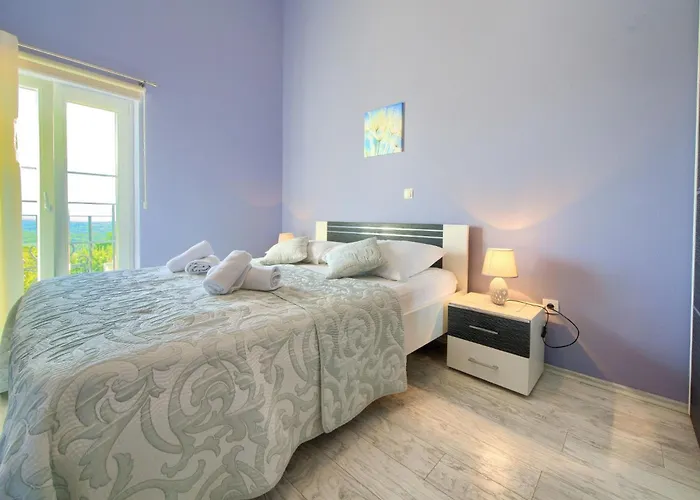 Mit Eigenem Pool By Interhome *